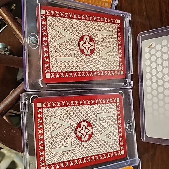 Louis Vuitton collectors cards - Picture 2 of 6